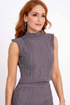 Conjunto Modal com Cropped e Saia