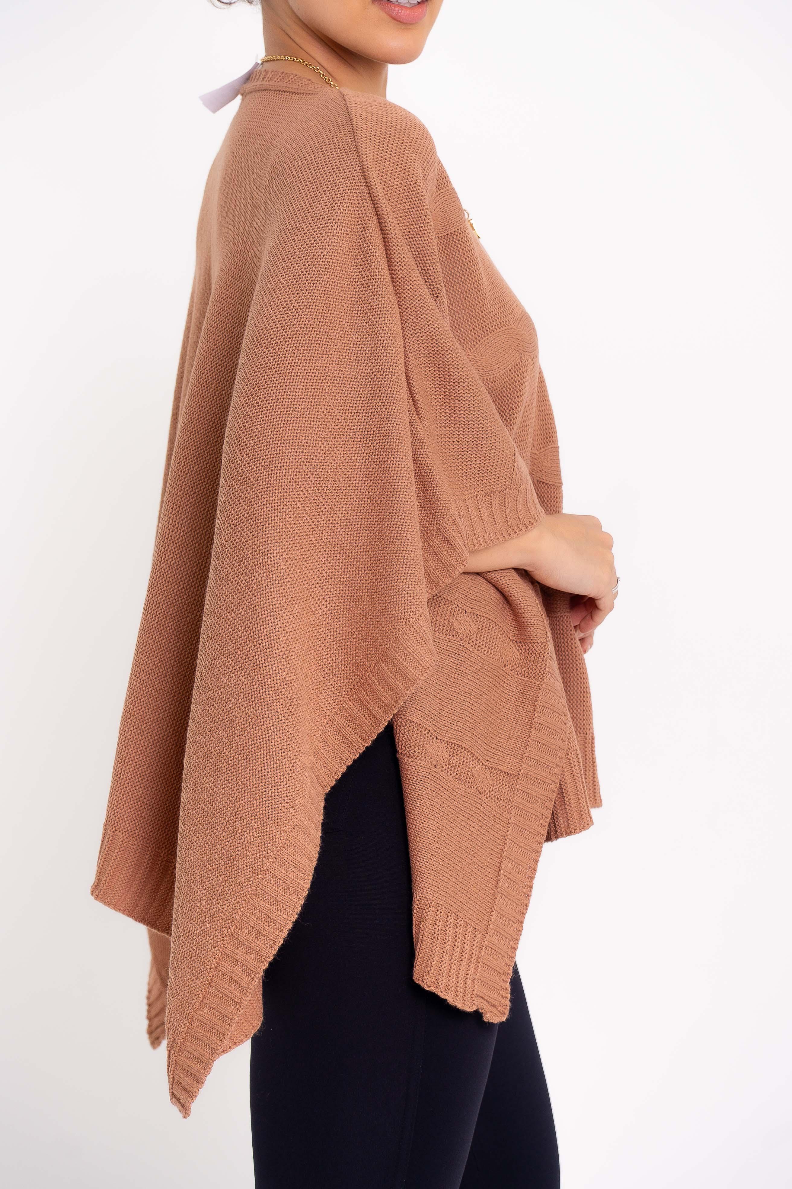 Poncho Quadrado com Trança Horizontal