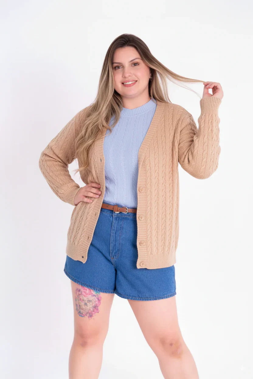 Casaco de Tricot Feminino com Botões Plus Size