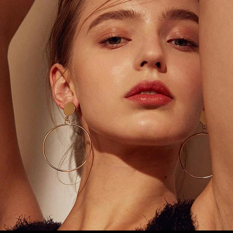 Brincos Geométrico Luxuoso Banhado a Ouro e Prata