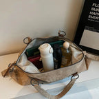 Bolsa de Ombro Punk em Couro Plutônio com Rebites