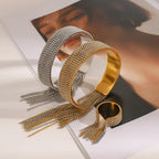 Pulseira Manguito Luxuosa com Borla em Ouro e Prata