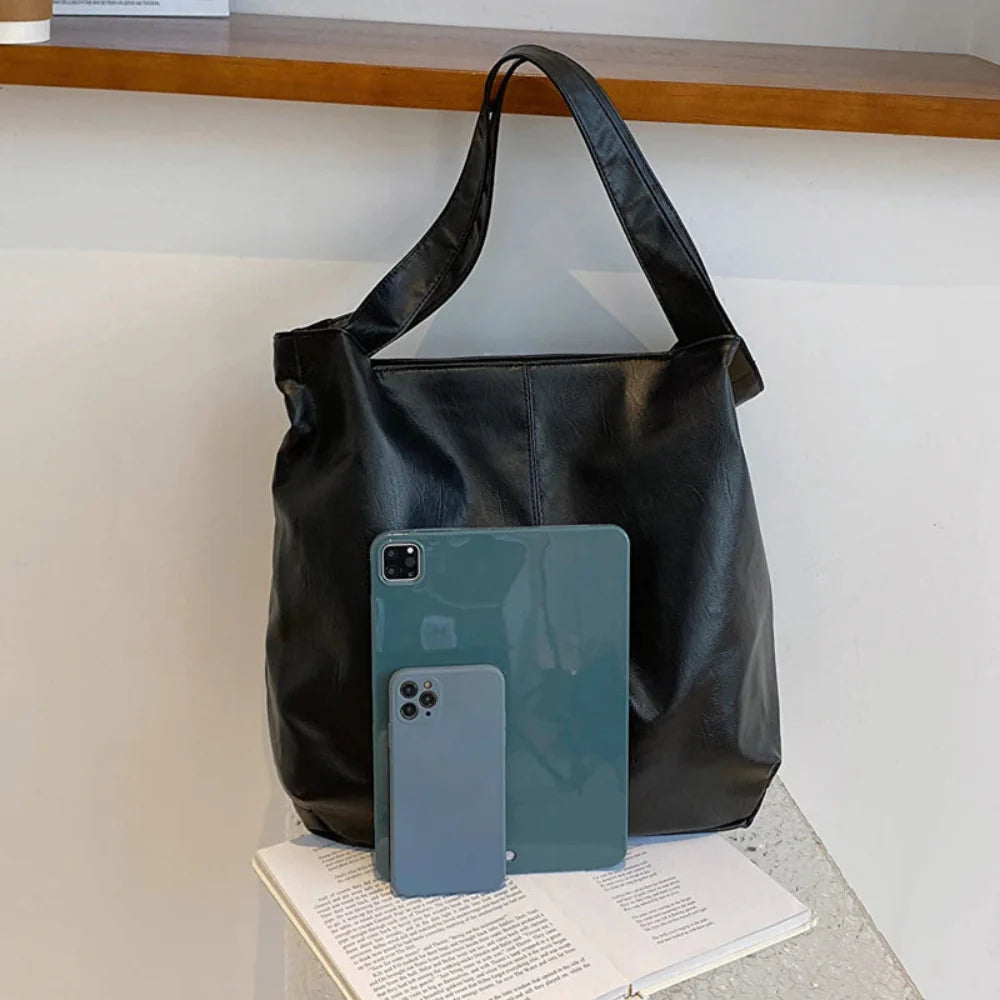 Bolsa de Couro Feminina - Alta Capacidade Retro