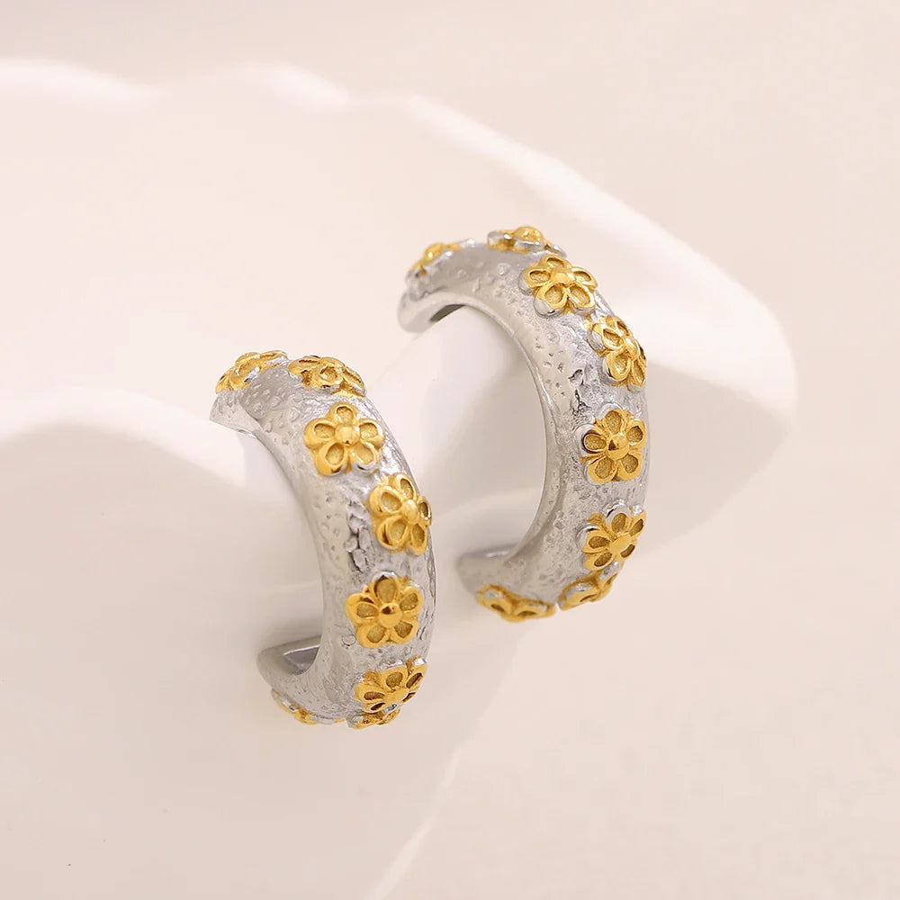 Brincos Mini Flor C Banho Ouro 18K Aço Inoxidável