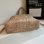 Bolsa de Ombro Punk em Couro Plutônio com Rebites