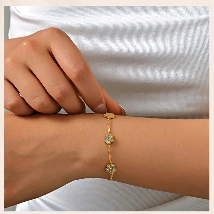 Pulseira Flor de Zircônia Banhada a Ouro 18K