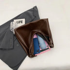 Bolsa Hobo de Couro Feminina Leftside - Elegância Atemporal