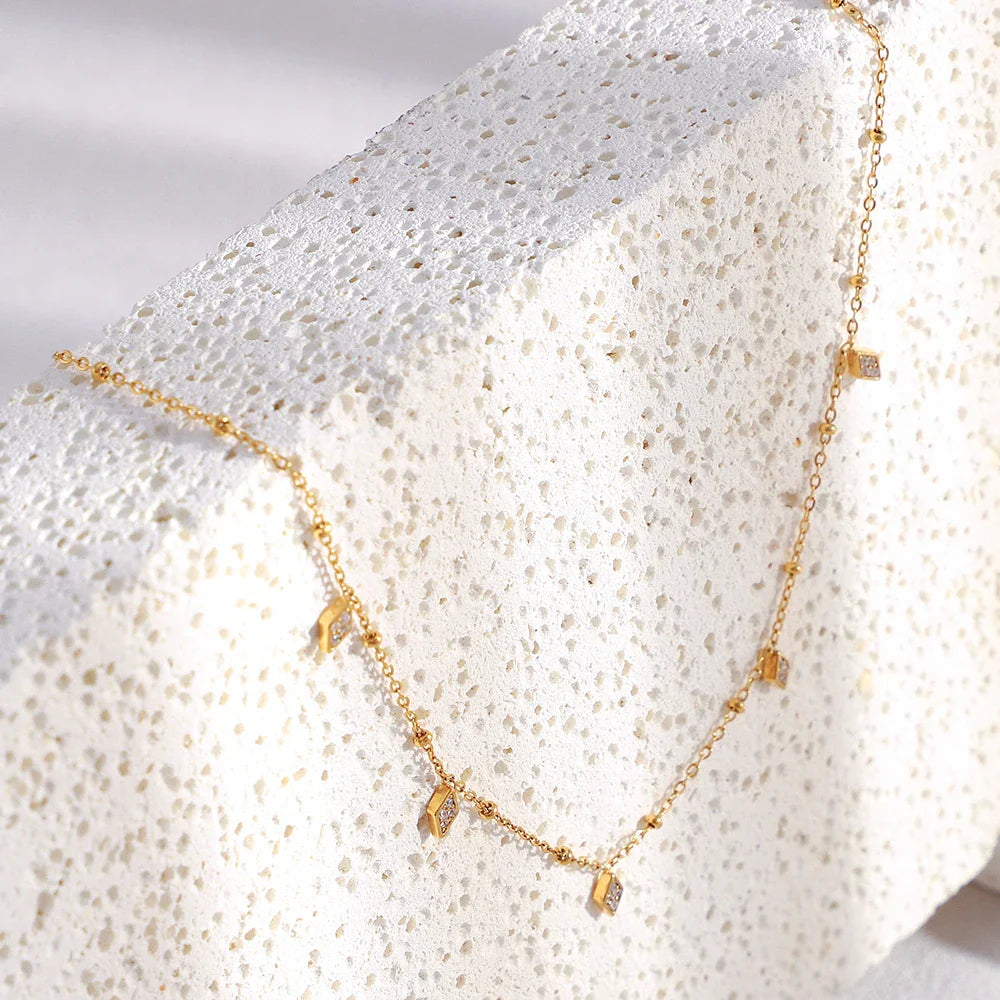 Colar Pingente Rhombus Zircão 18K Banhado a Ouro