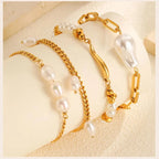 Elegante Pulseira de Pérolas com Corrente Banhada a Ouro 18K