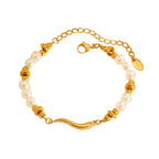 Elegante Pulseira de Pérolas com Corrente Banhada a Ouro 18K