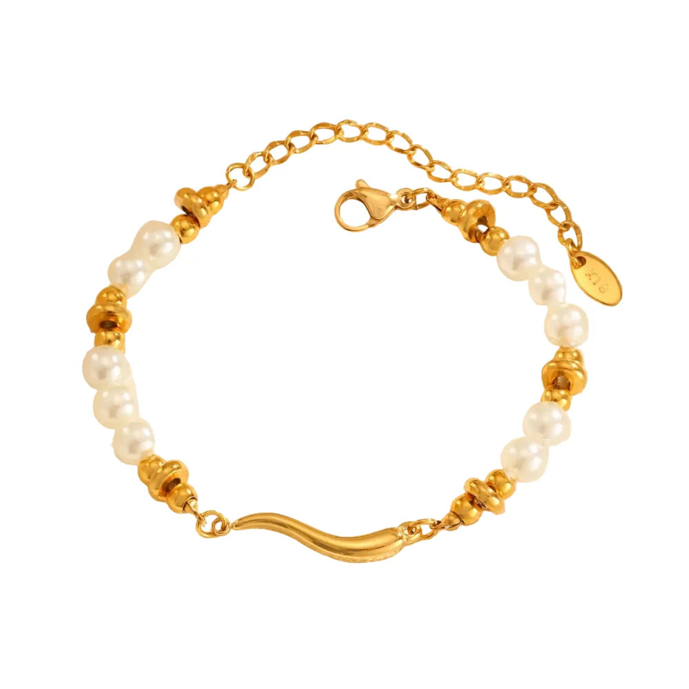 Elegante Pulseira de Pérolas com Corrente Banhada a Ouro 18K