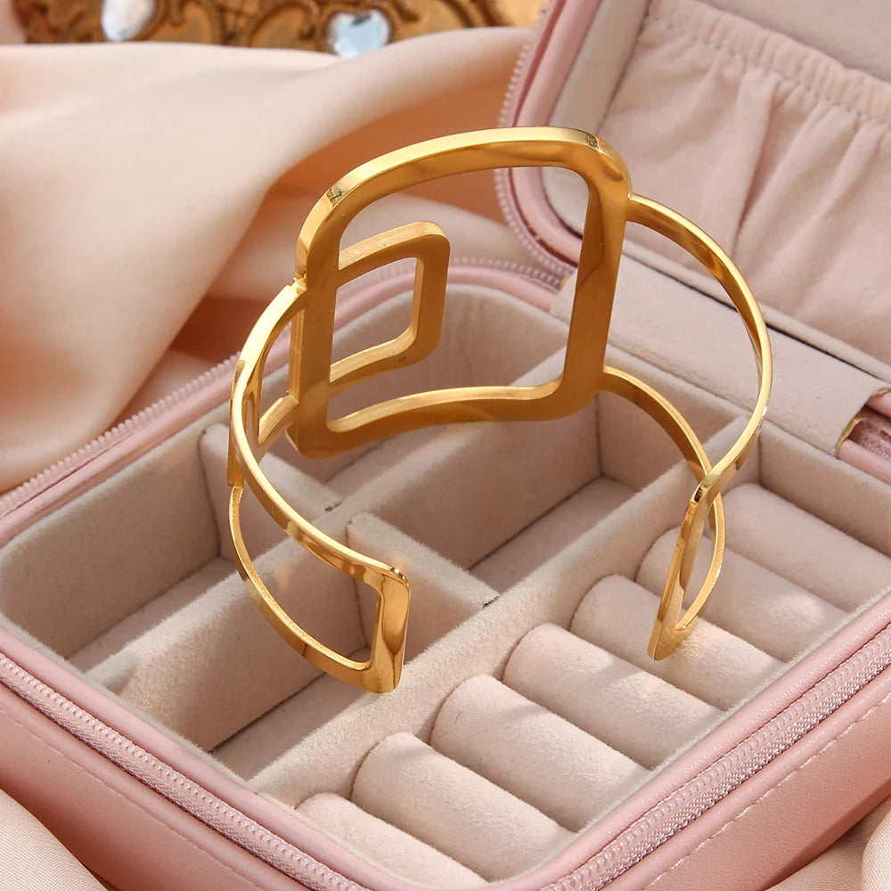 Pulseira Geométrica Banhada a Ouro