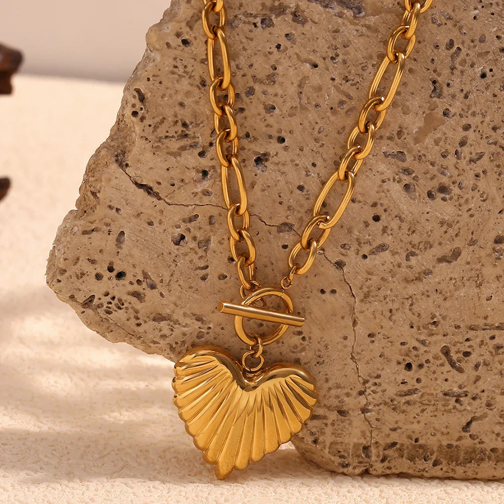 Colar em Aço Inoxidável com Pingente de Coração