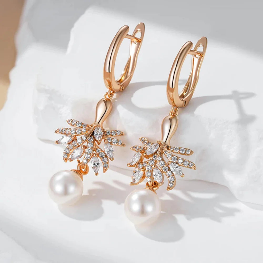 Brincos Florais Pérola com Zircão Natural em Ouro Rosa