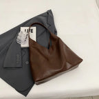 Bolsa Hobo de Couro Feminina Leftside - Elegância Atemporal