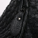 Bolsa Hobo Meia Lua em Couro Vegano Tecido Artesanal