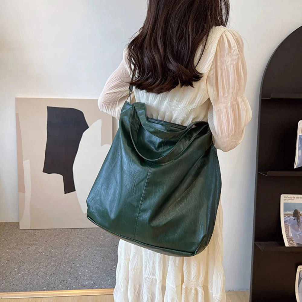 Bolsa de Couro Feminina - Alta Capacidade Retro