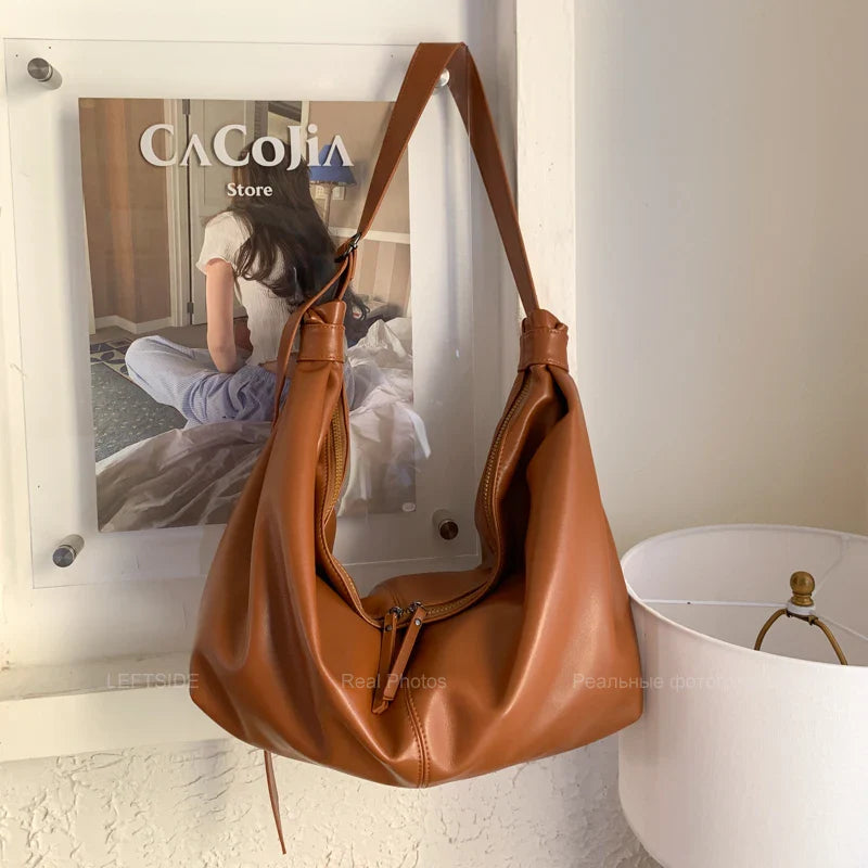 Bolsa Hobo de Couro Plutônio Luxo para Mulheres
