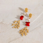 Brincos Elegantes de Coral Vermelho e Pérola