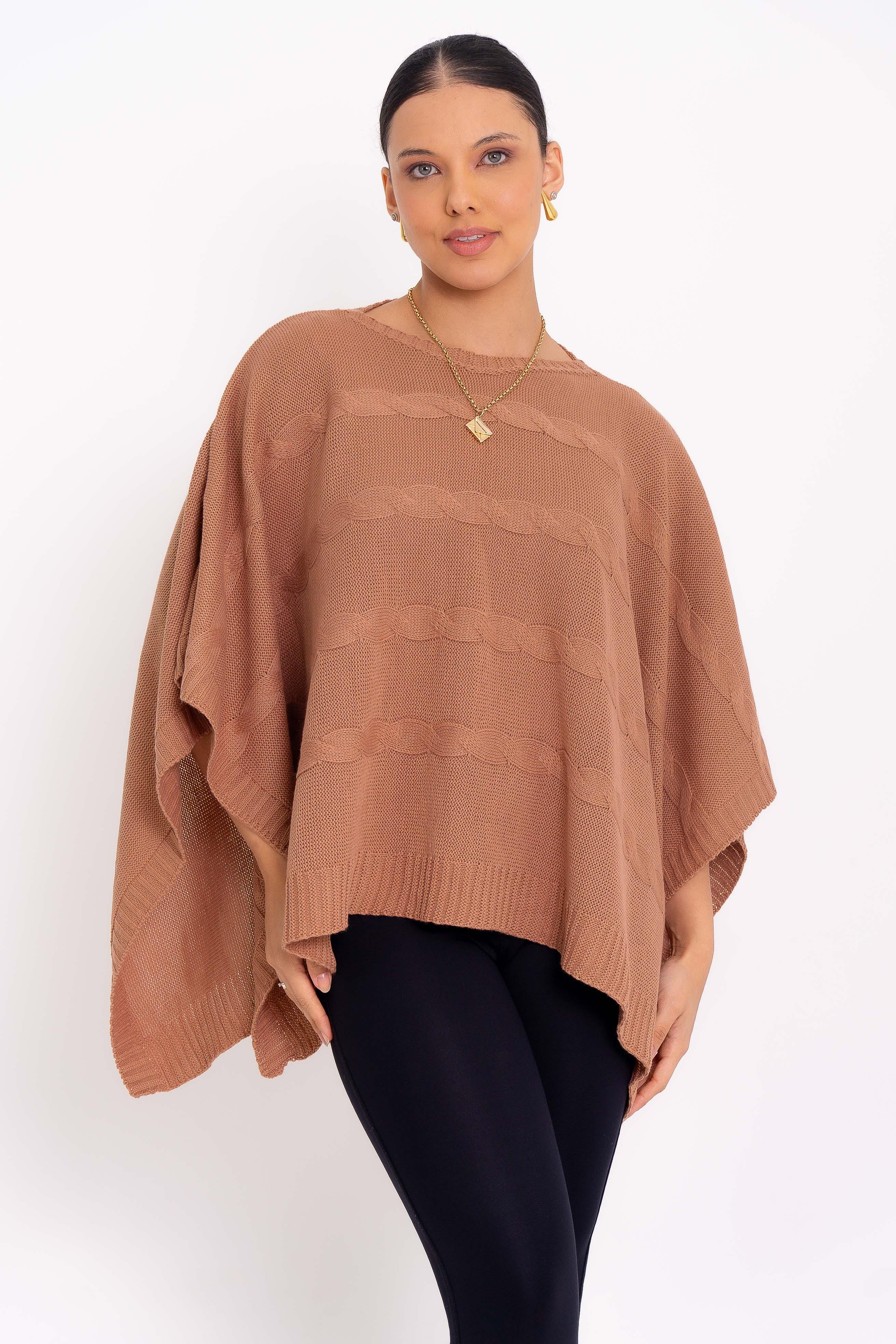Poncho Quadrado com Trança Horizontal